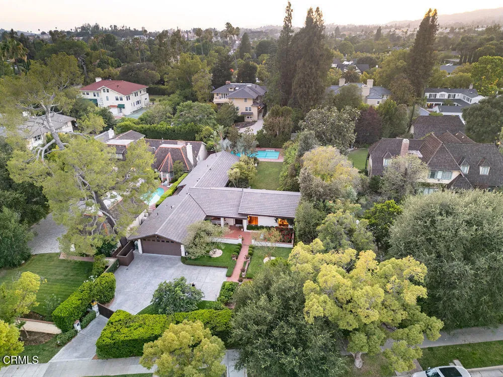 1115 S Oak Knoll Avenue Pasadena, CA 91106