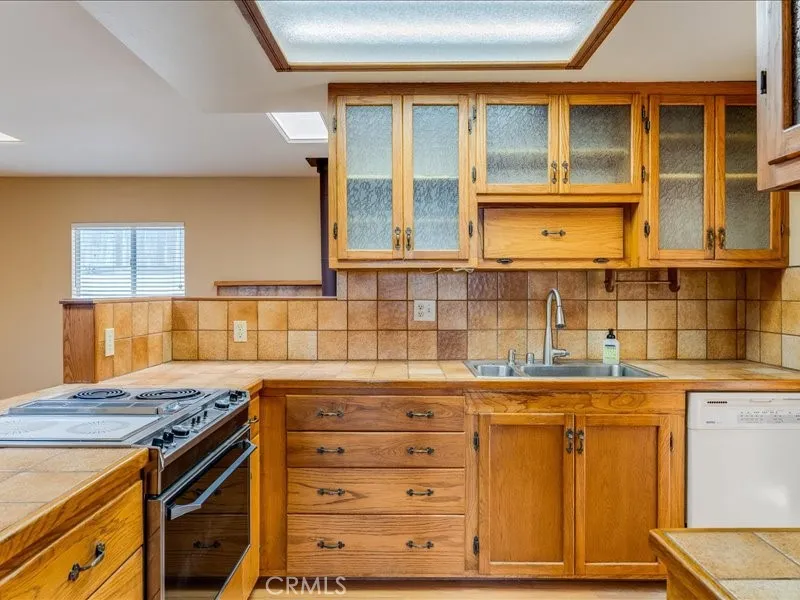 1556 3rd Los Osos, CA 93402
