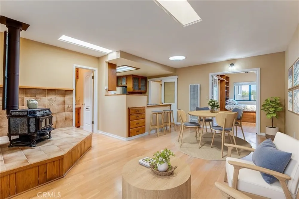 1556 3rd Los Osos, CA 93402