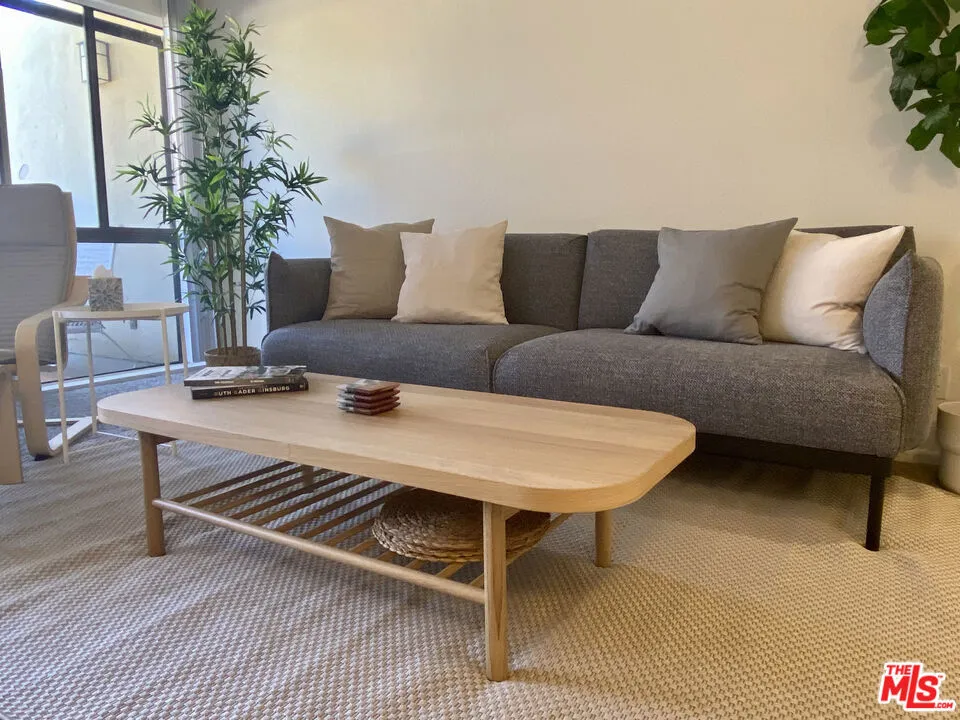 1655 E Palm Canyon Drive #318 Palm Springs, CA 92264