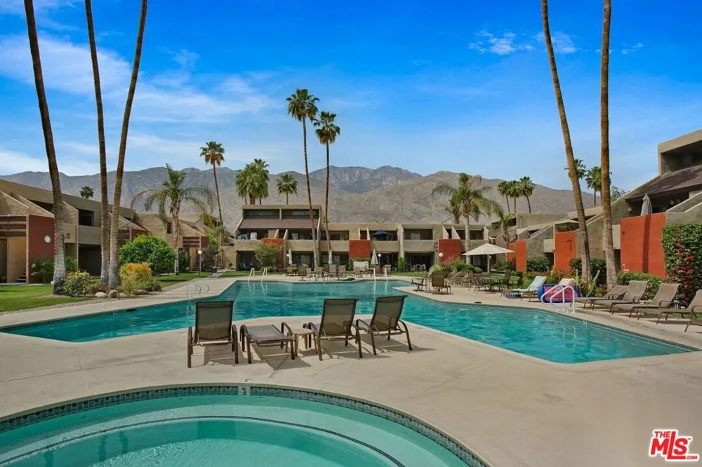 1655 E Palm Canyon Drive #318 Palm Springs, CA 92264