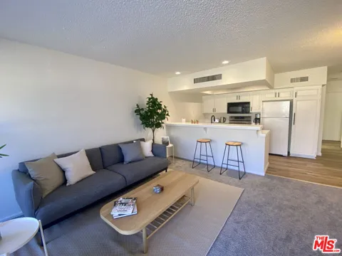 1655 E Palm Canyon Drive #318