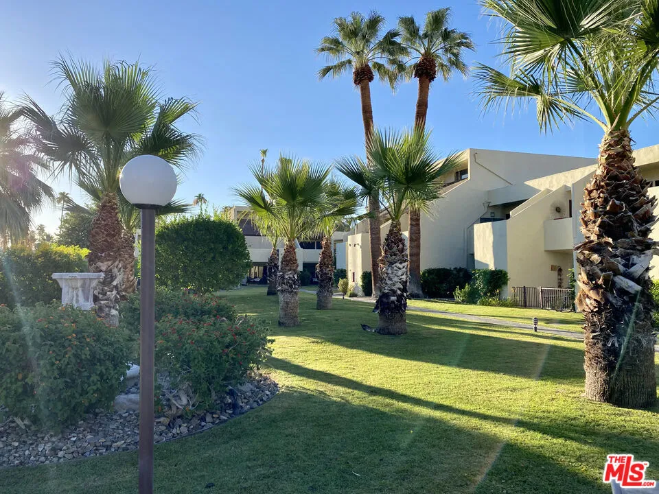 1655 E Palm Canyon Drive #318 Palm Springs, CA 92264