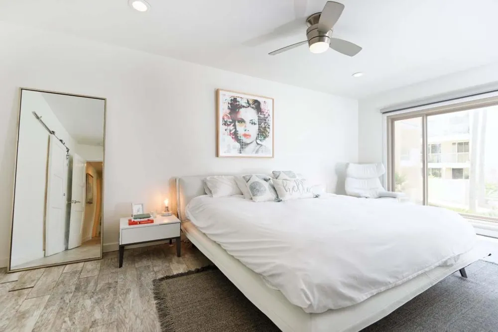 220 Coast Blvd #1B La Jolla, CA 92037