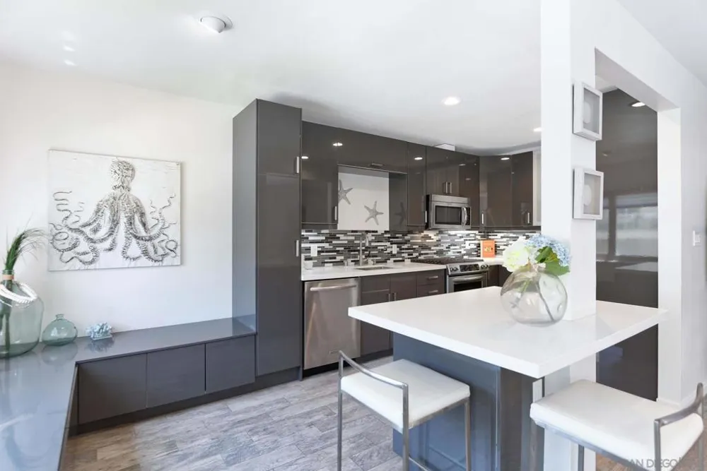 220 Coast Blvd #1B La Jolla, CA 92037