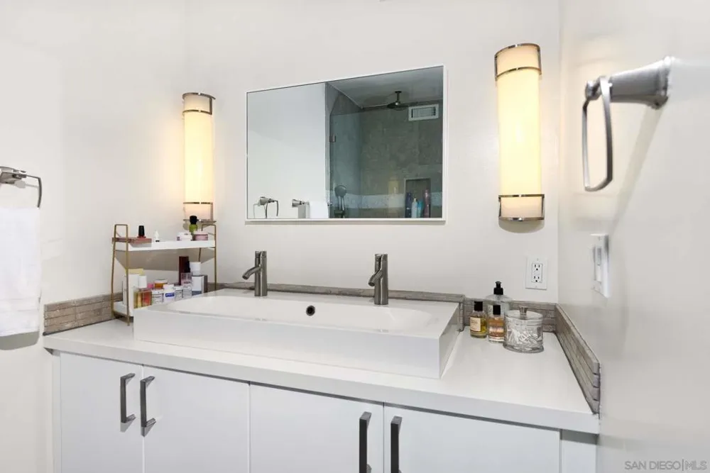 220 Coast Blvd #1B La Jolla, CA 92037