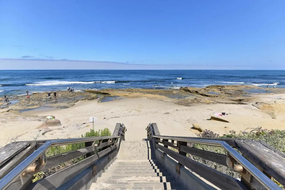 220 Coast Blvd #1B La Jolla, CA 92037