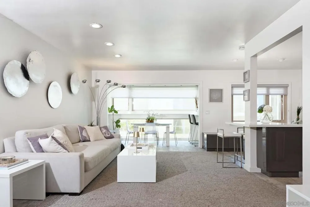220 Coast Blvd #1B La Jolla, CA 92037