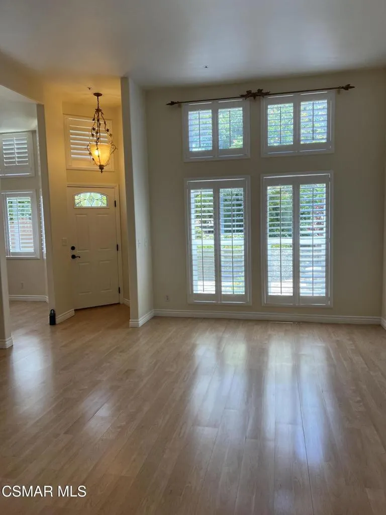 255 Skyline Drive Thousand Oaks, CA 91362
