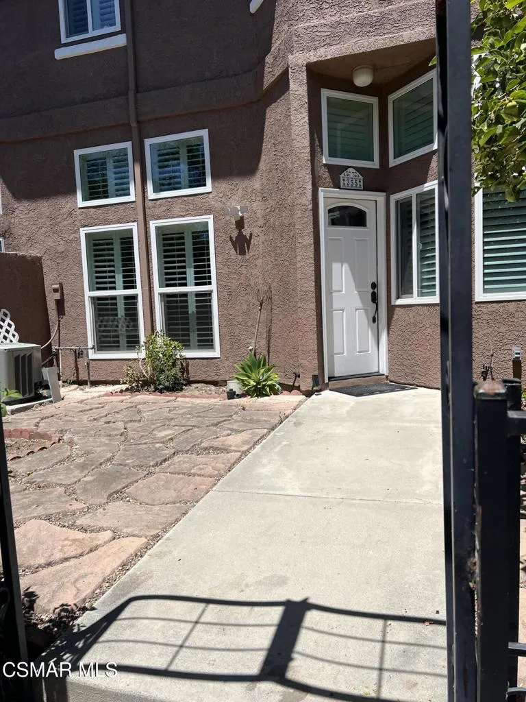 255 Skyline Drive Thousand Oaks, CA 91362
