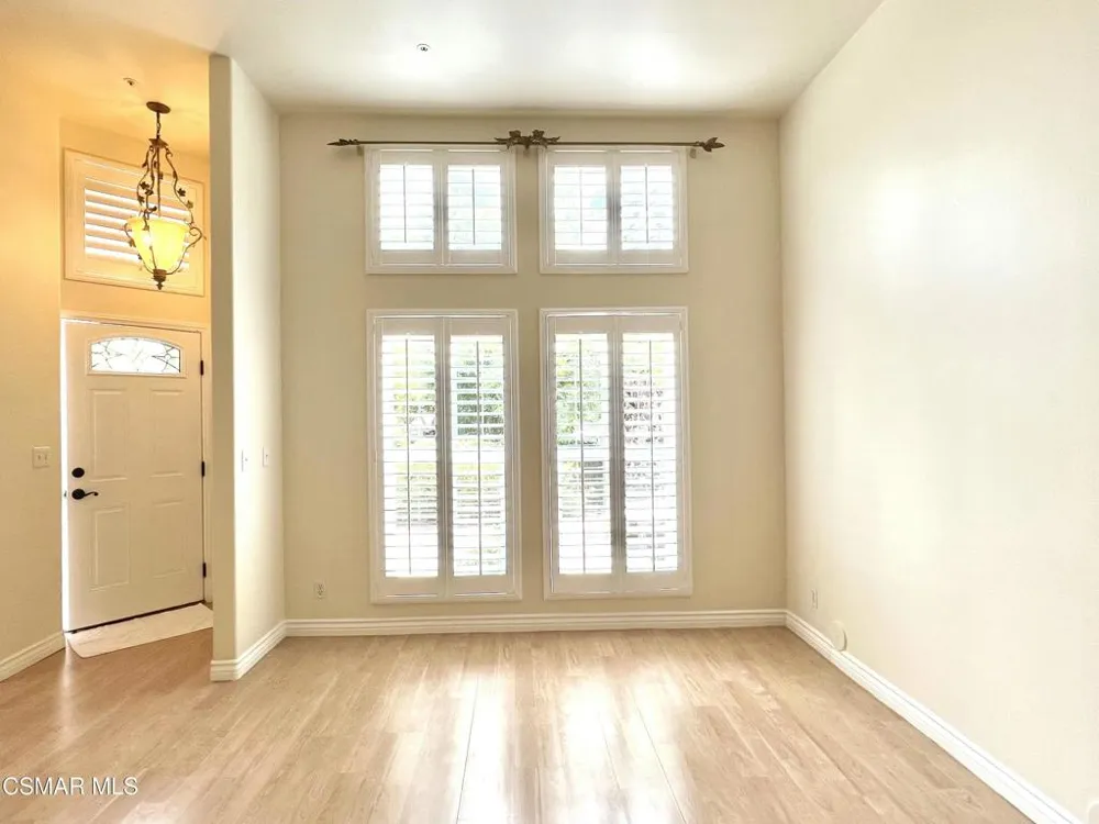 255 Skyline Drive Thousand Oaks, CA 91362