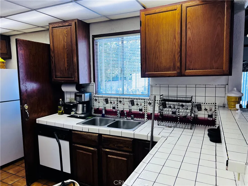 10321 Garfield South Gate, CA 90280