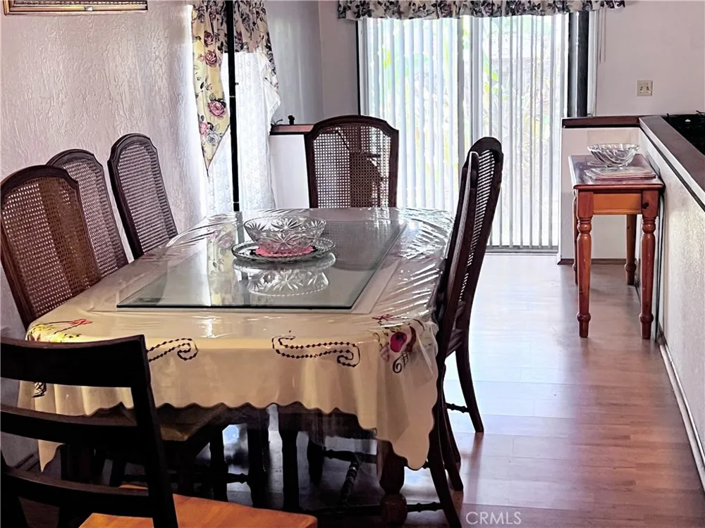 10321 Garfield South Gate, CA 90280
