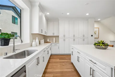 5876 Linden Ave Avenue #6