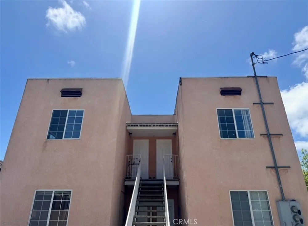 466 W 2nd #1/2 San Pedro, CA 90731