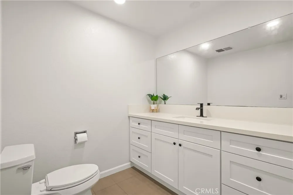 308 1/2 Commonwealth Avenue Los Angeles, CA 90020