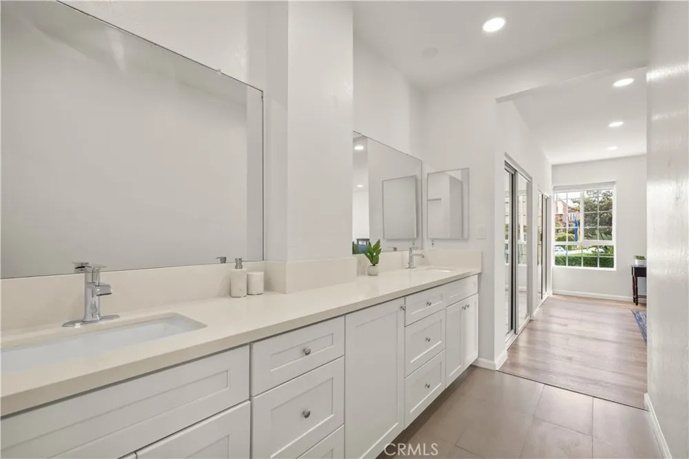 308 1/2 Commonwealth Avenue Los Angeles, CA 90020