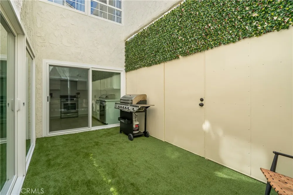 308 1/2 Commonwealth Avenue Los Angeles, CA 90020