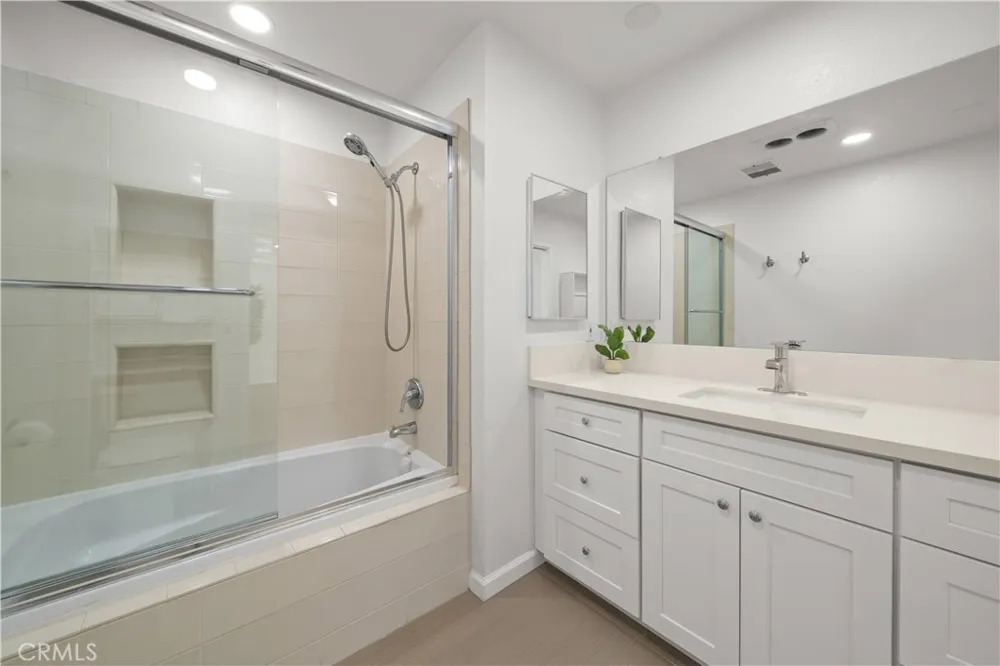 308 1/2 Commonwealth Avenue Los Angeles, CA 90020