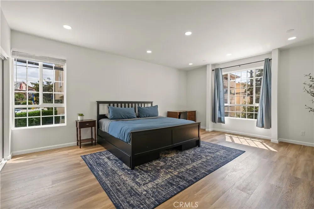 308 1/2 Commonwealth Avenue Los Angeles, CA 90020