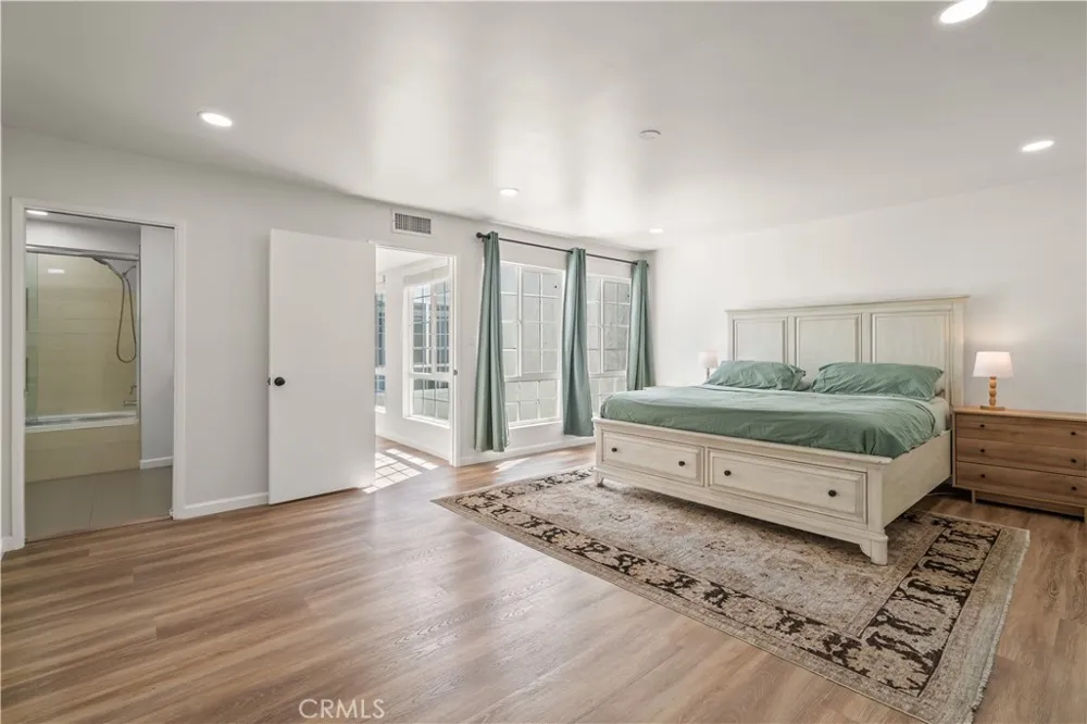 308 1/2 Commonwealth Avenue Los Angeles, CA 90020