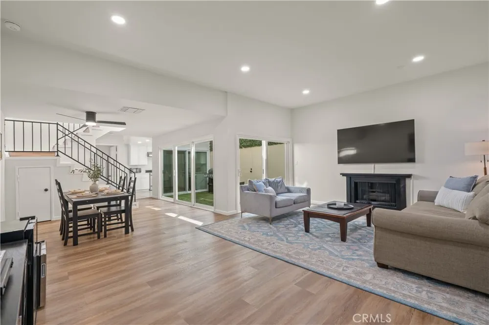 308 1/2 Commonwealth Avenue Los Angeles, CA 90020