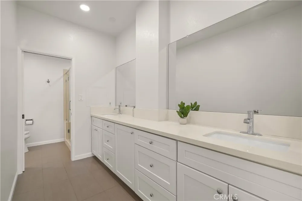 308 1/2 Commonwealth Avenue Los Angeles, CA 90020