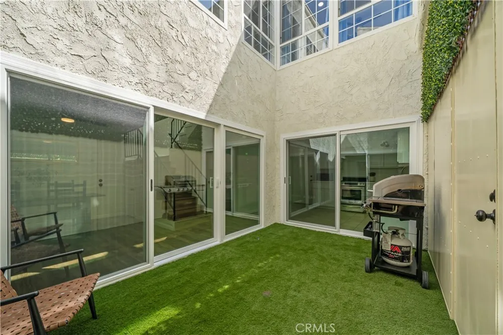 308 1/2 Commonwealth Avenue Los Angeles, CA 90020