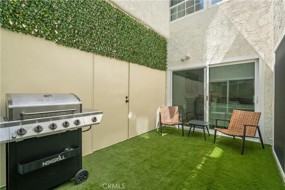 308 1/2 Commonwealth Avenue Los Angeles, CA 90020