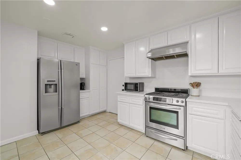 308 1/2 Commonwealth Avenue Los Angeles, CA 90020