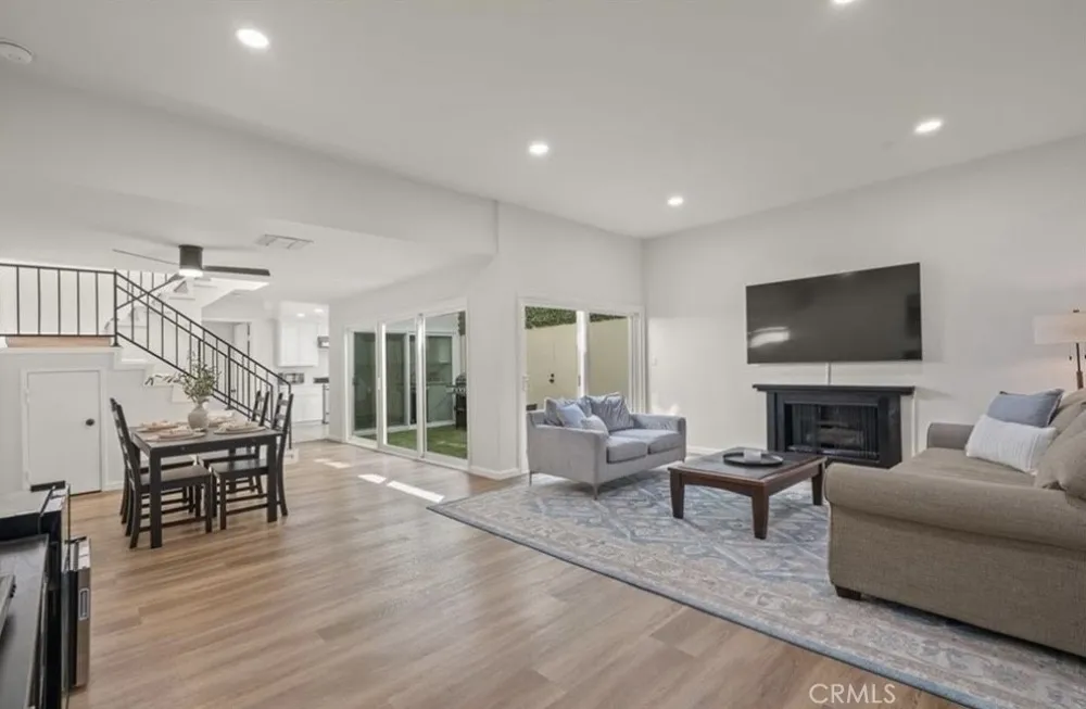 308 1/2 Commonwealth Avenue Los Angeles, CA 90020