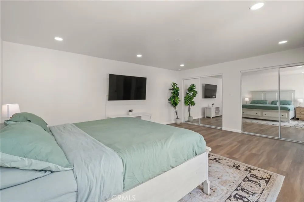 308 1/2 Commonwealth Avenue Los Angeles, CA 90020