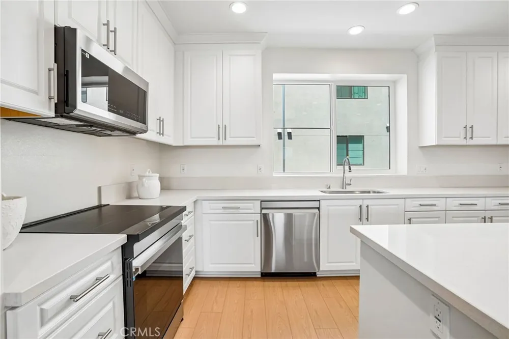 5876 Linden Ave Avenue #9 Long Beach, CA 90805