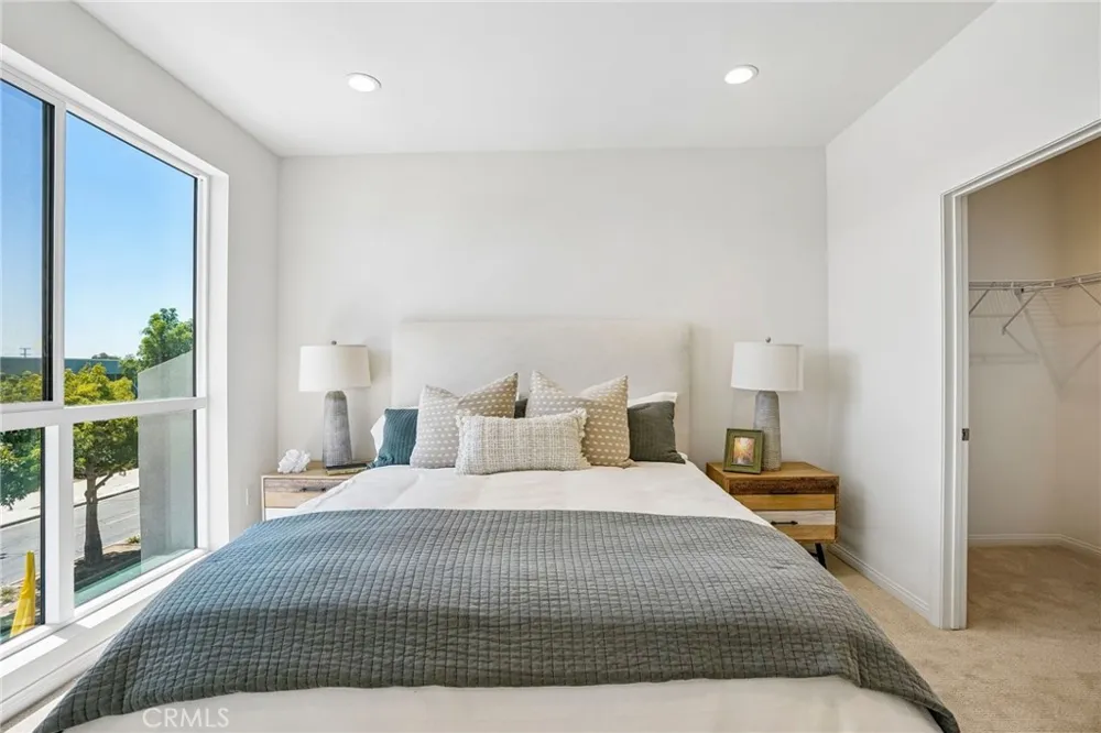 5876 Linden Ave Avenue #9 Long Beach, CA 90805
