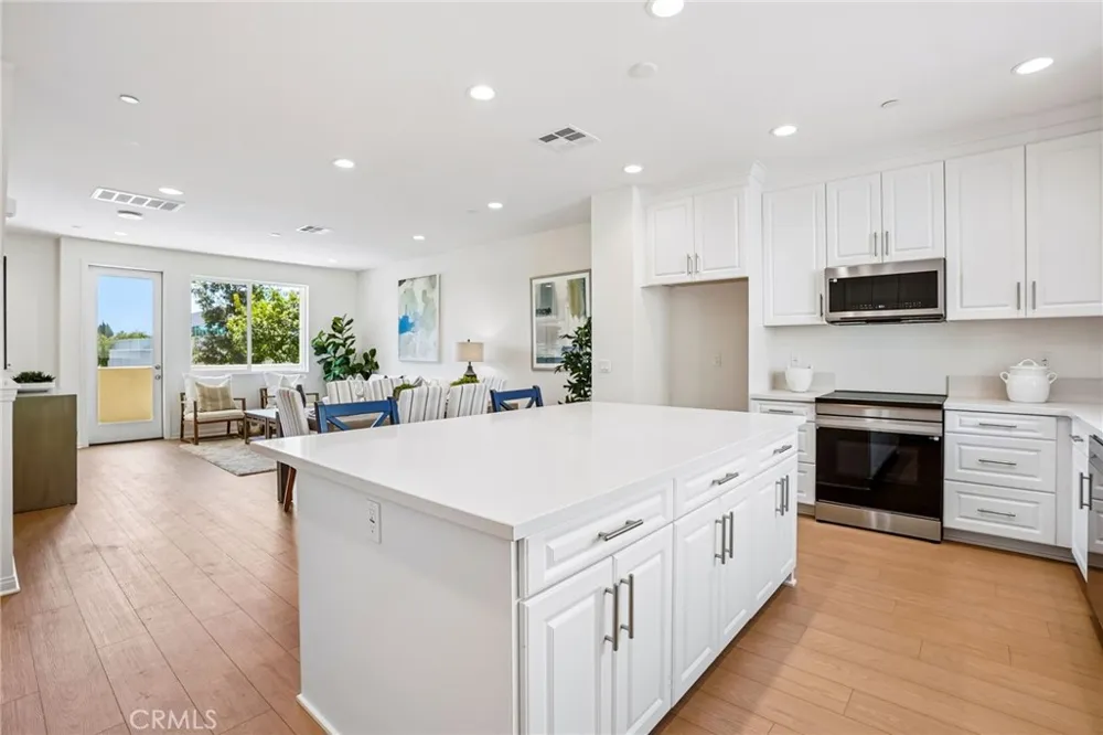 5876 Linden Ave Avenue #9 Long Beach, CA 90805