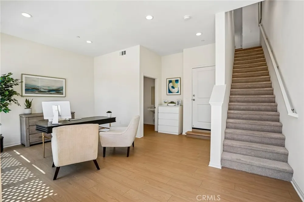5876 Linden Ave Avenue #9 Long Beach, CA 90805