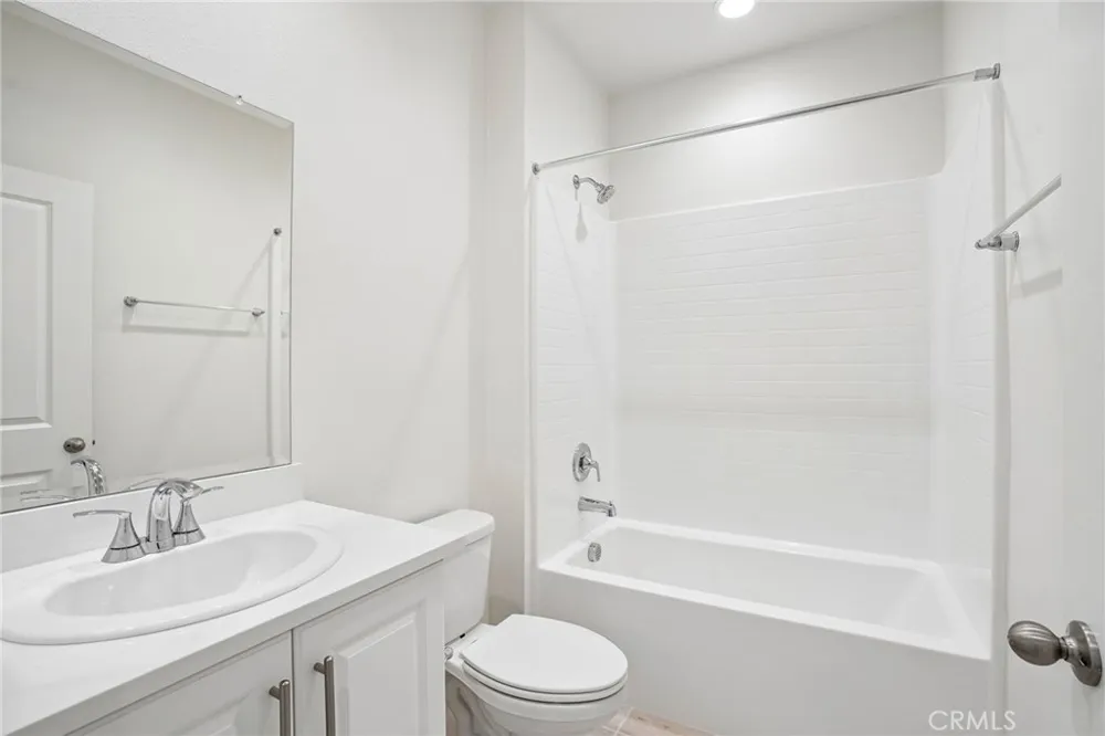 5876 Linden Ave Avenue #9 Long Beach, CA 90805