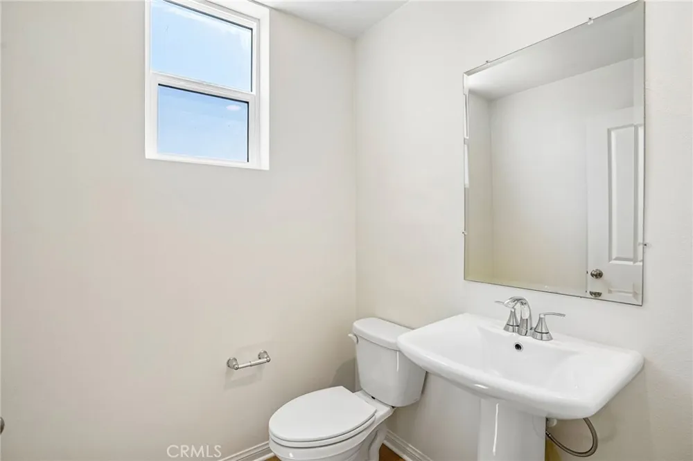 5876 Linden Ave Avenue #9 Long Beach, CA 90805