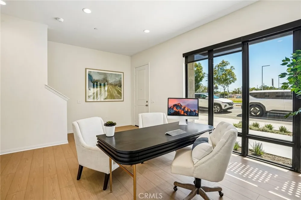 5876 Linden Ave Avenue #9 Long Beach, CA 90805