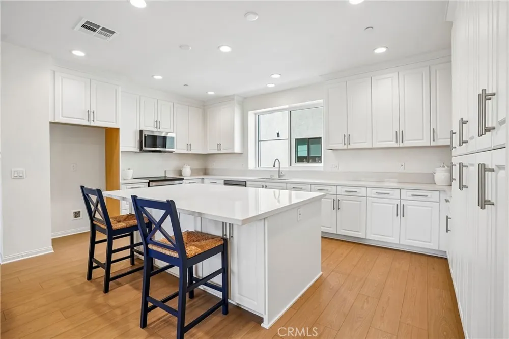 5876 Linden Ave Avenue #9 Long Beach, CA 90805