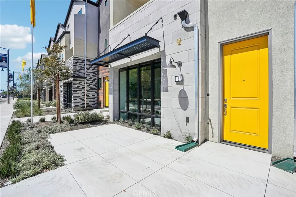 5876 Linden Ave Avenue #9 Long Beach, CA 90805