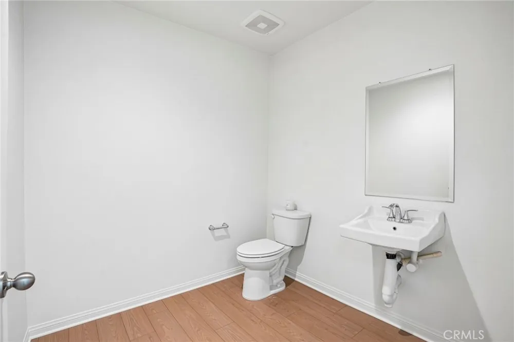 5876 Linden Ave Avenue #9 Long Beach, CA 90805