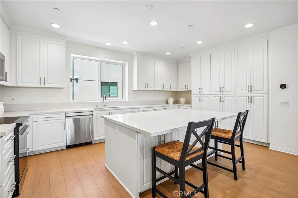 5876 Linden Ave Avenue #9 Long Beach, CA 90805