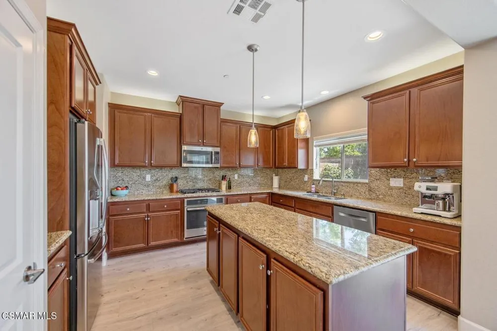 7092 Crimora Avenue Moorpark, CA 93021