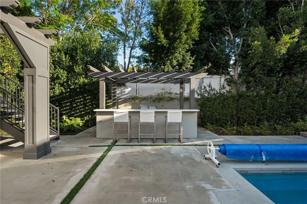 15547 Valley Vista Boulevard Encino, CA 91436