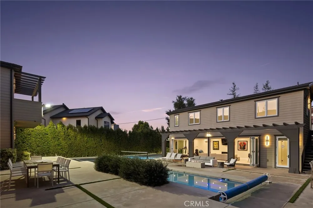 15547 Valley Vista Boulevard Encino, CA 91436