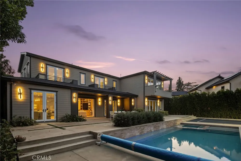 15547 Valley Vista Boulevard Encino, CA 91436