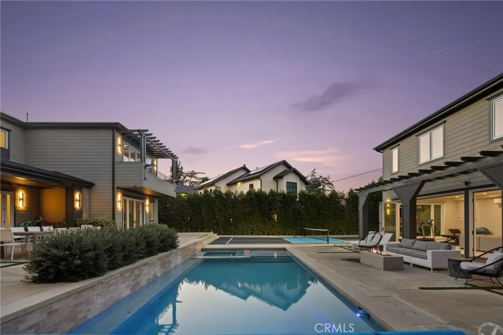 15547 Valley Vista Boulevard Encino, CA 91436