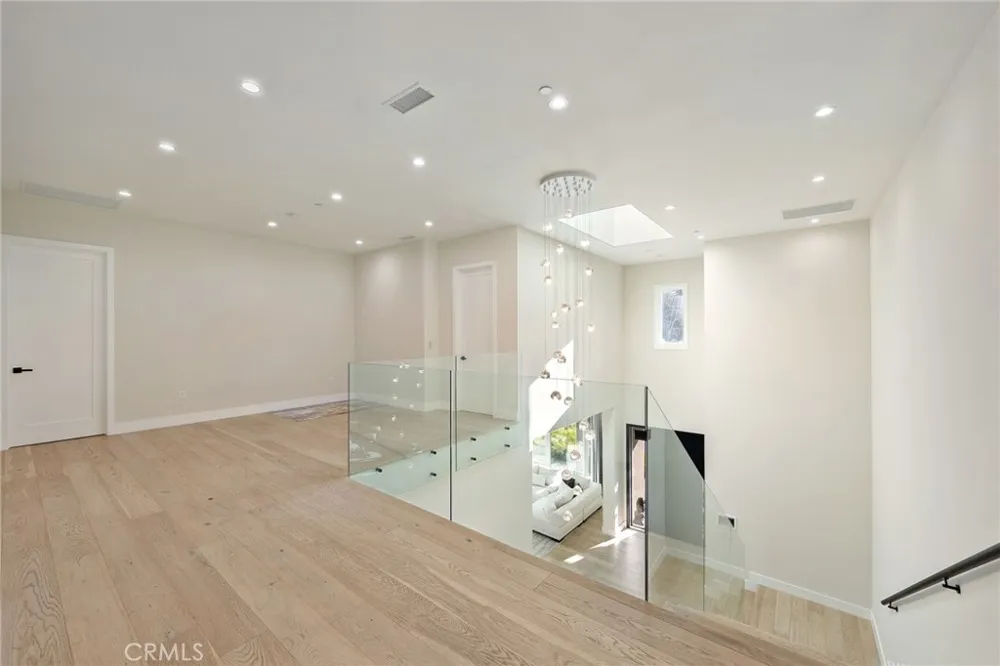 15547 Valley Vista Boulevard Encino, CA 91436