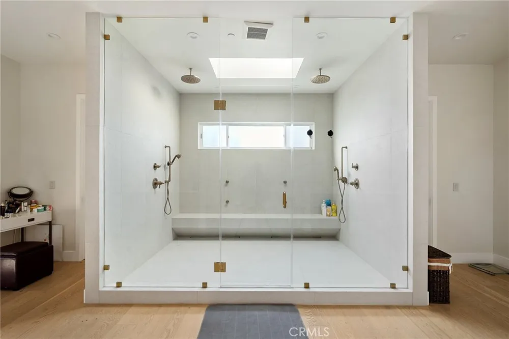 15547 Valley Vista Boulevard Encino, CA 91436